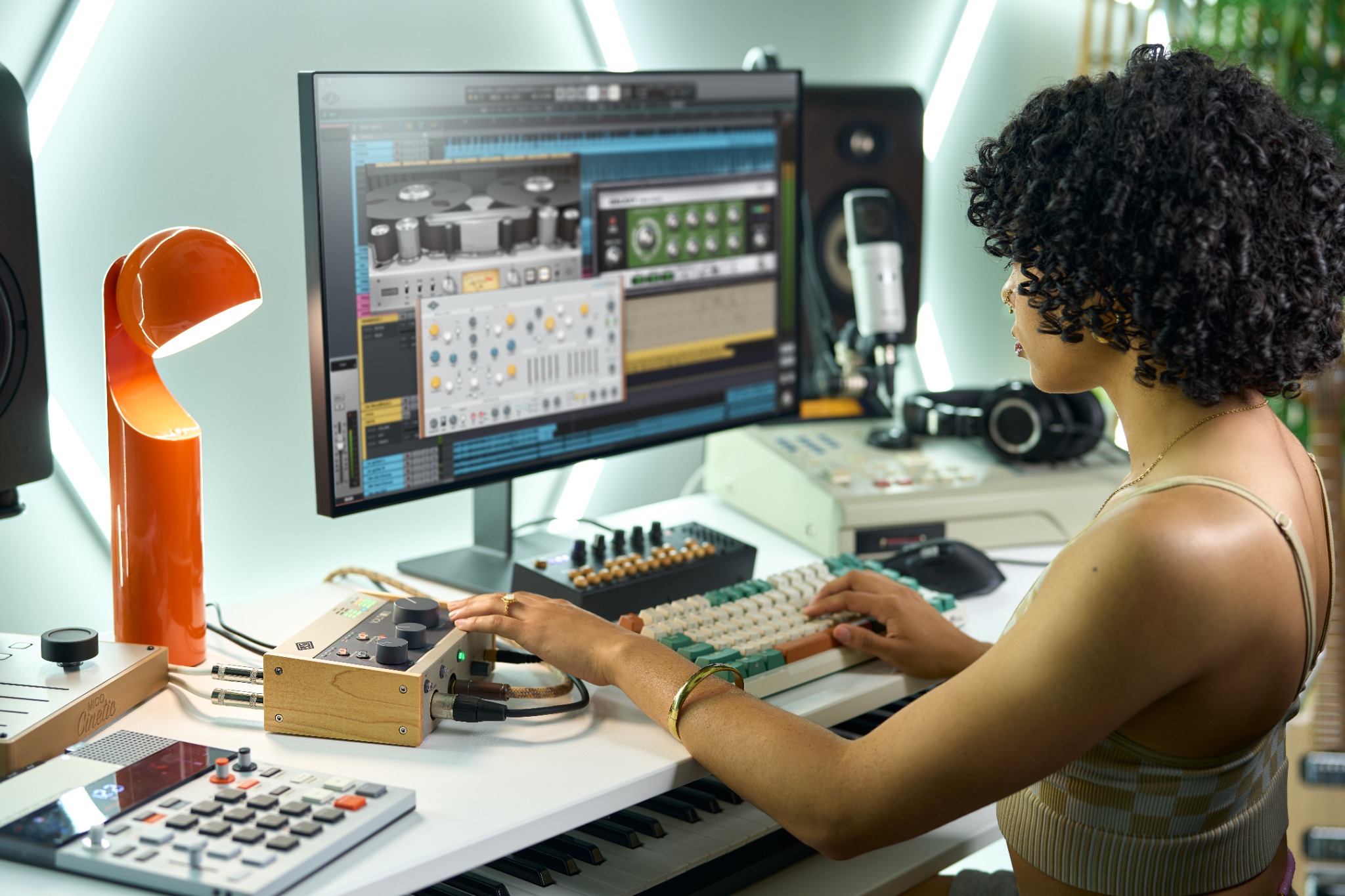 Universal Audio Facebook ad: Studio-grade sound wherever you are!