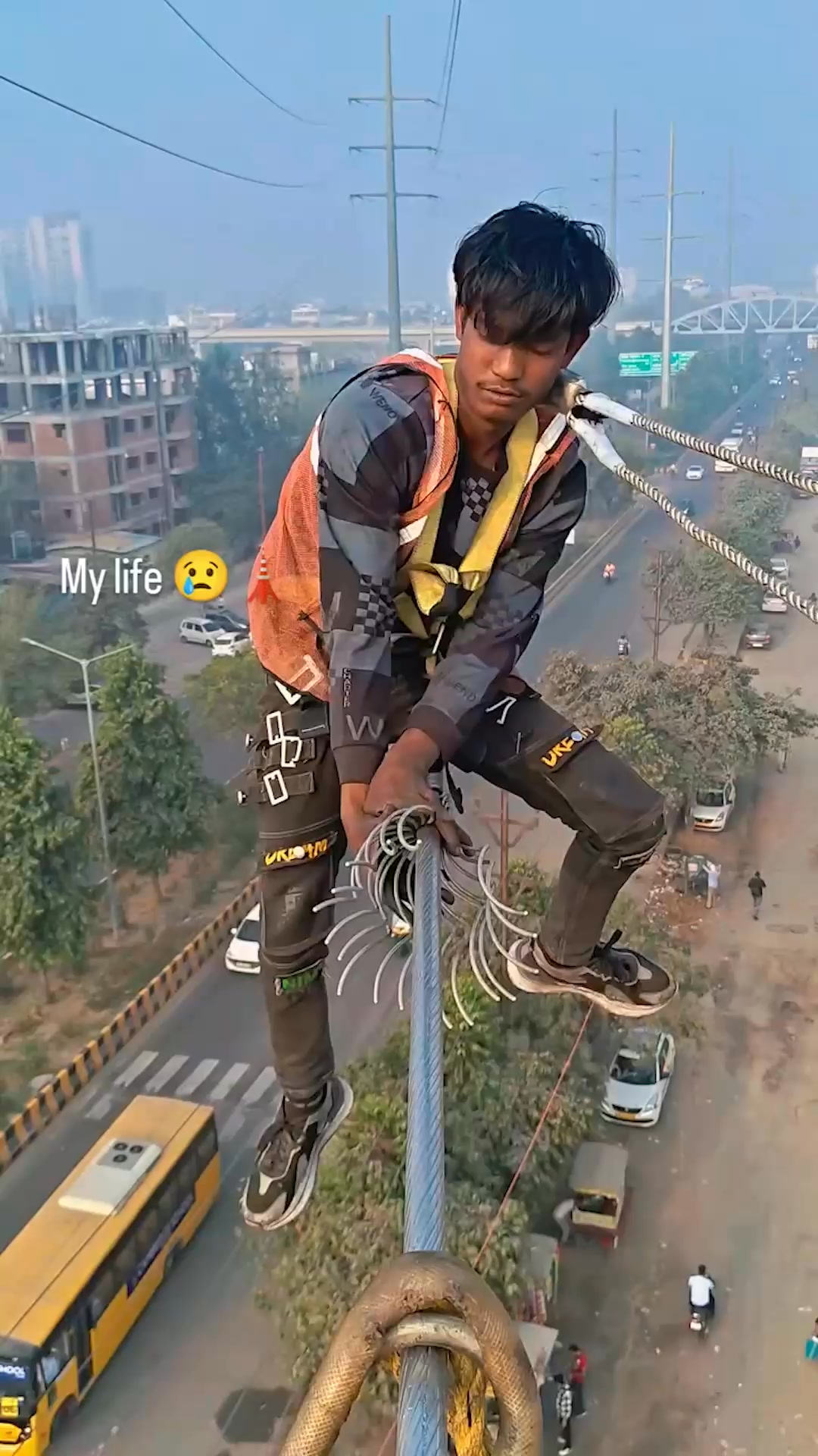 Daily Posters Facebook ad: अपने फोटो के साथ भगवान के मंत्र पाएं