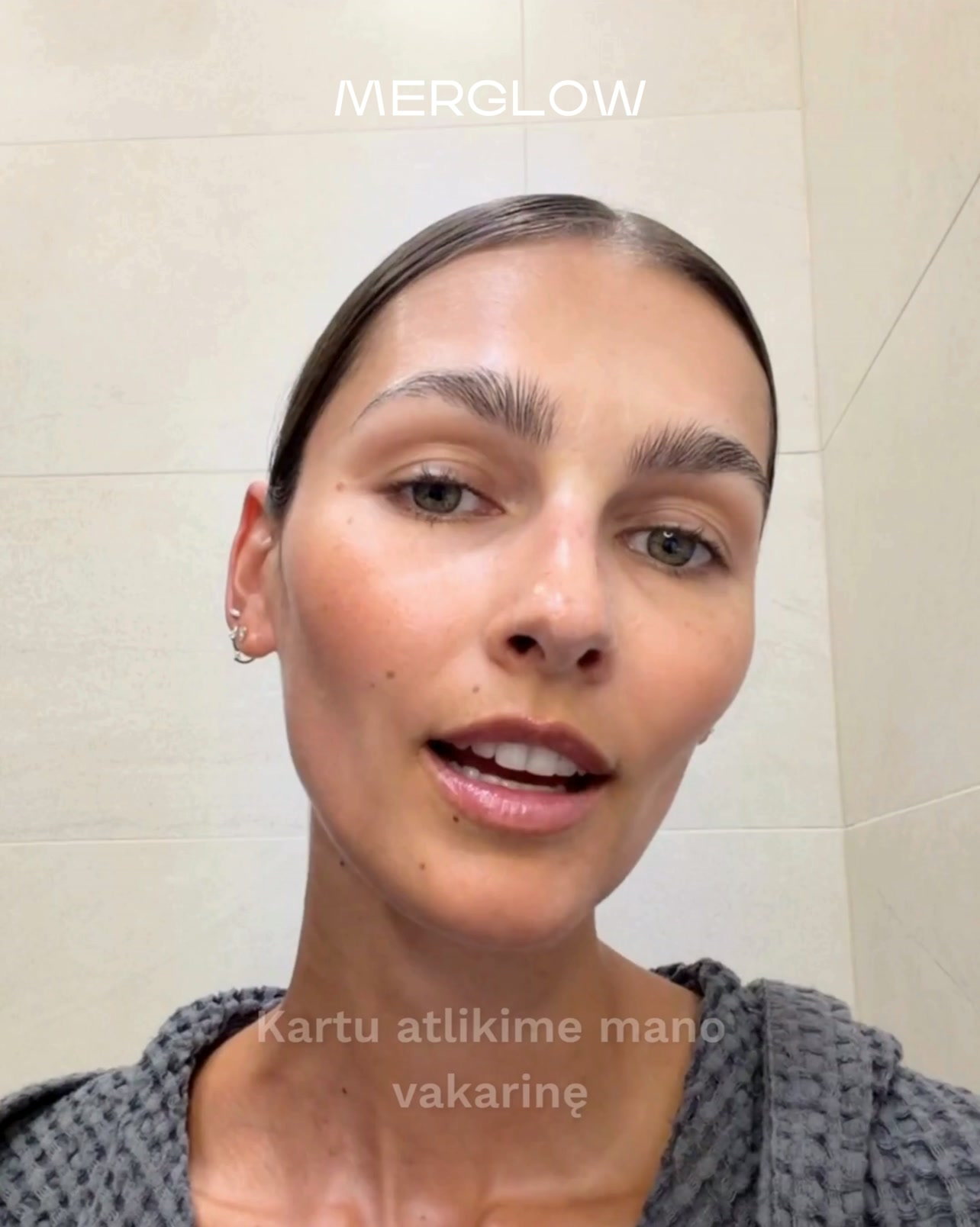 Merglow Facebook ad: CALM RECOVERY SERUM, dovanų!