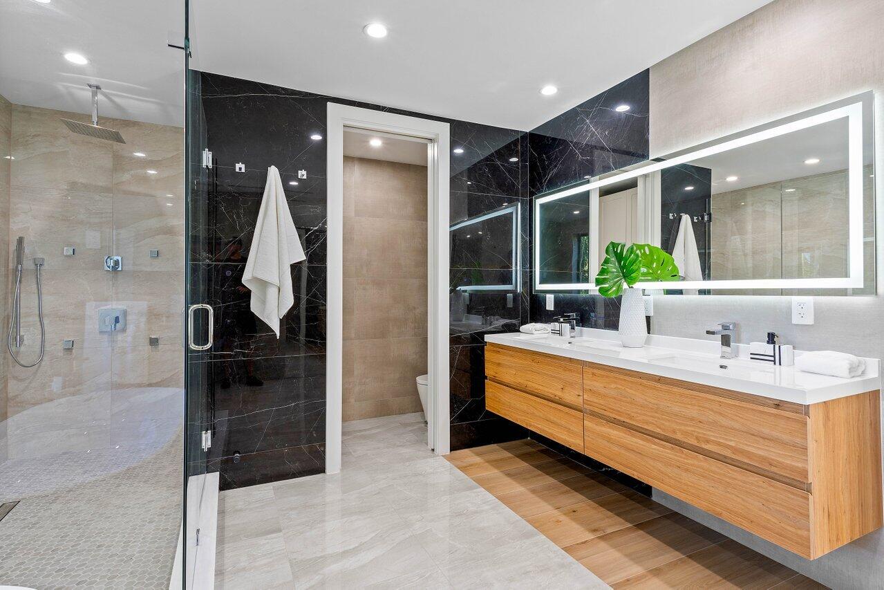 Bathroom Remodel Geeks Facebook ad