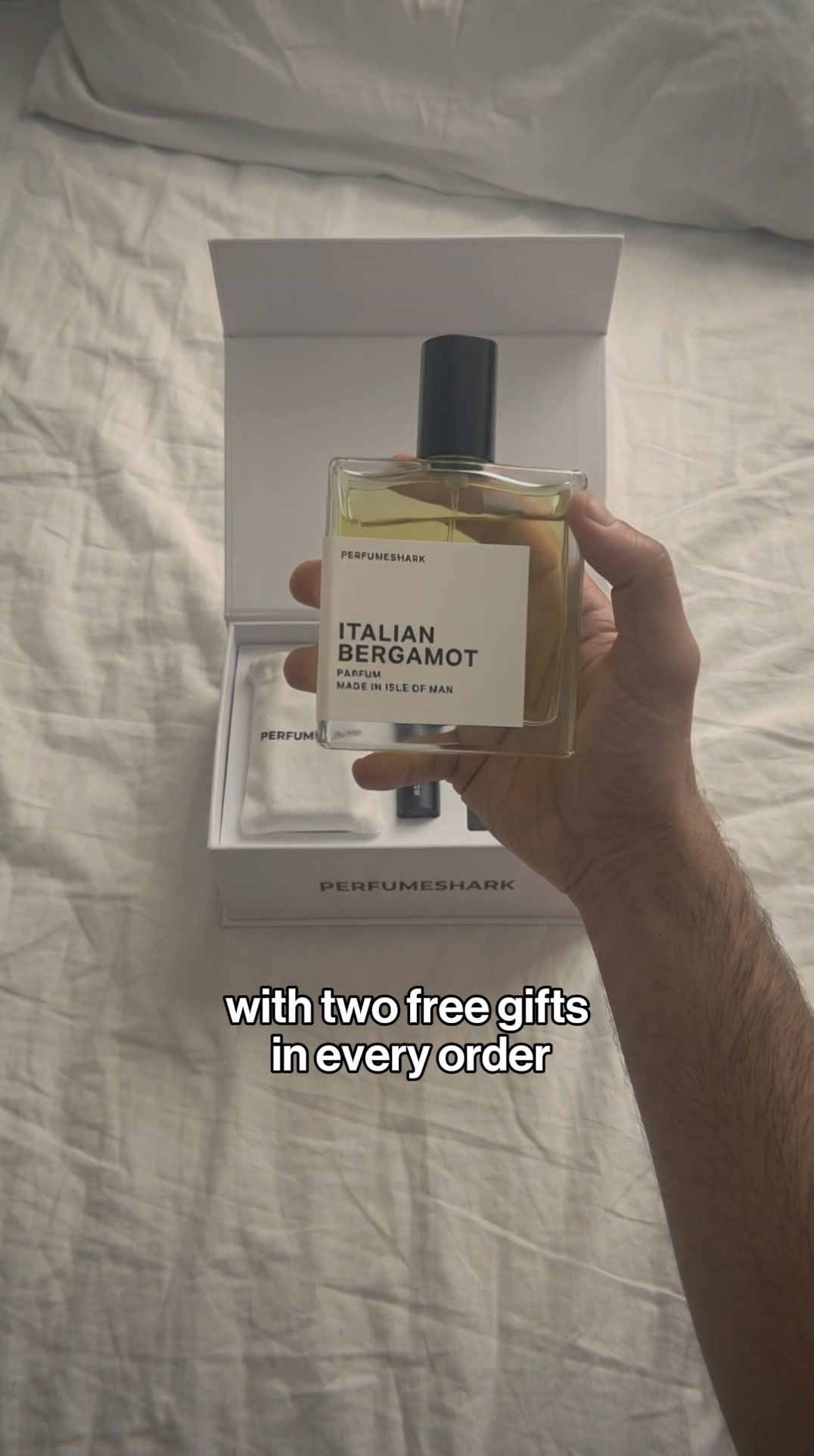 PerfumeShark Facebook ad: She Cannot Tell the Difference and I Paid £19.