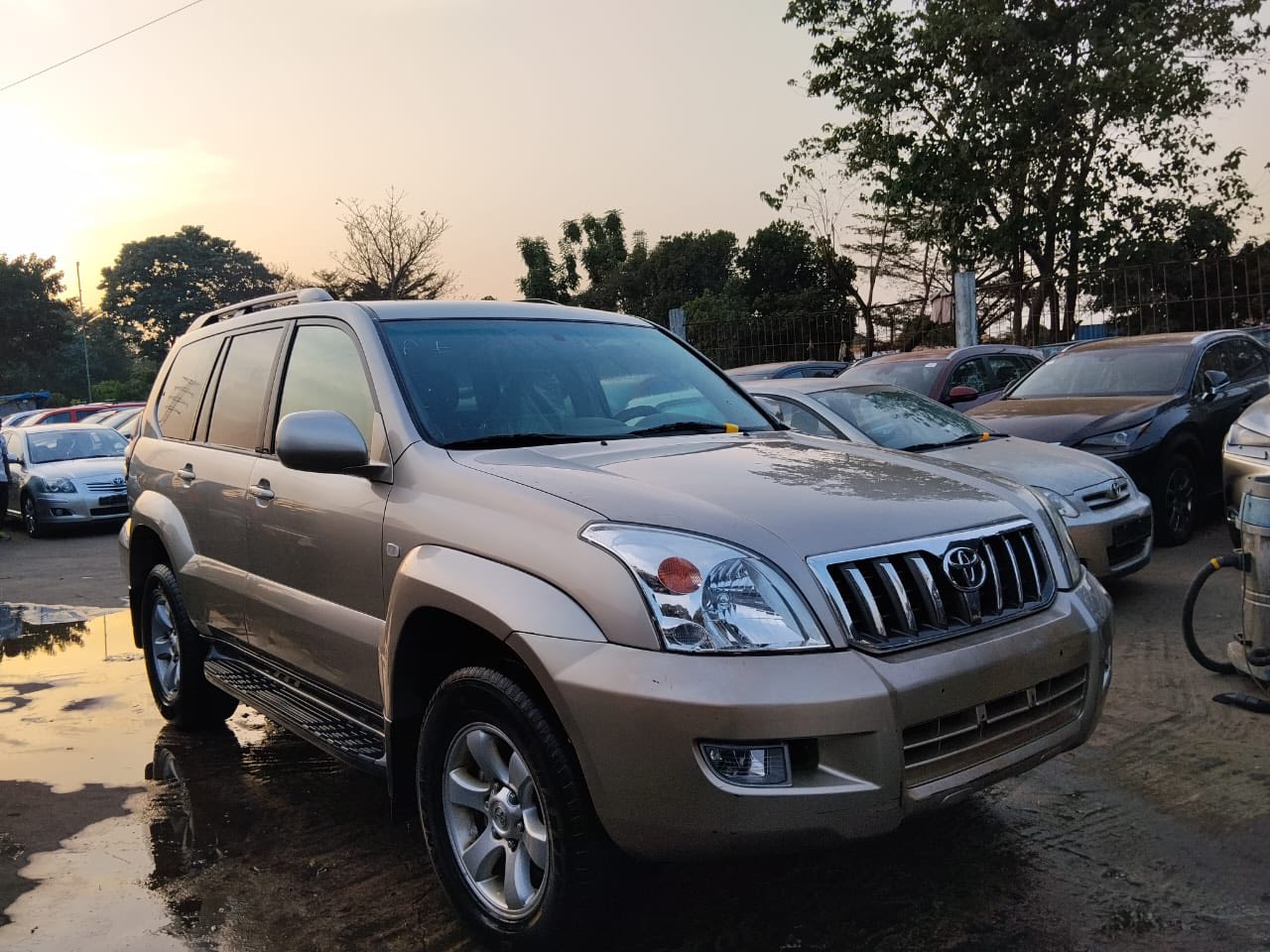 Auto Vip Conakry Facebook ad: Toyota Prado