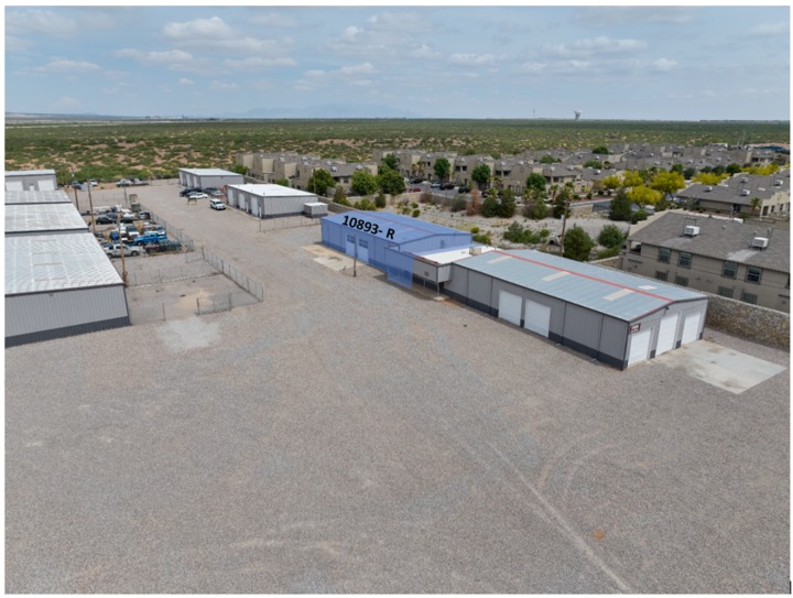 Kiely Kreitzberg Facebook ad: Spacious Warehouse + Roll Up Doors - Office Space - El…