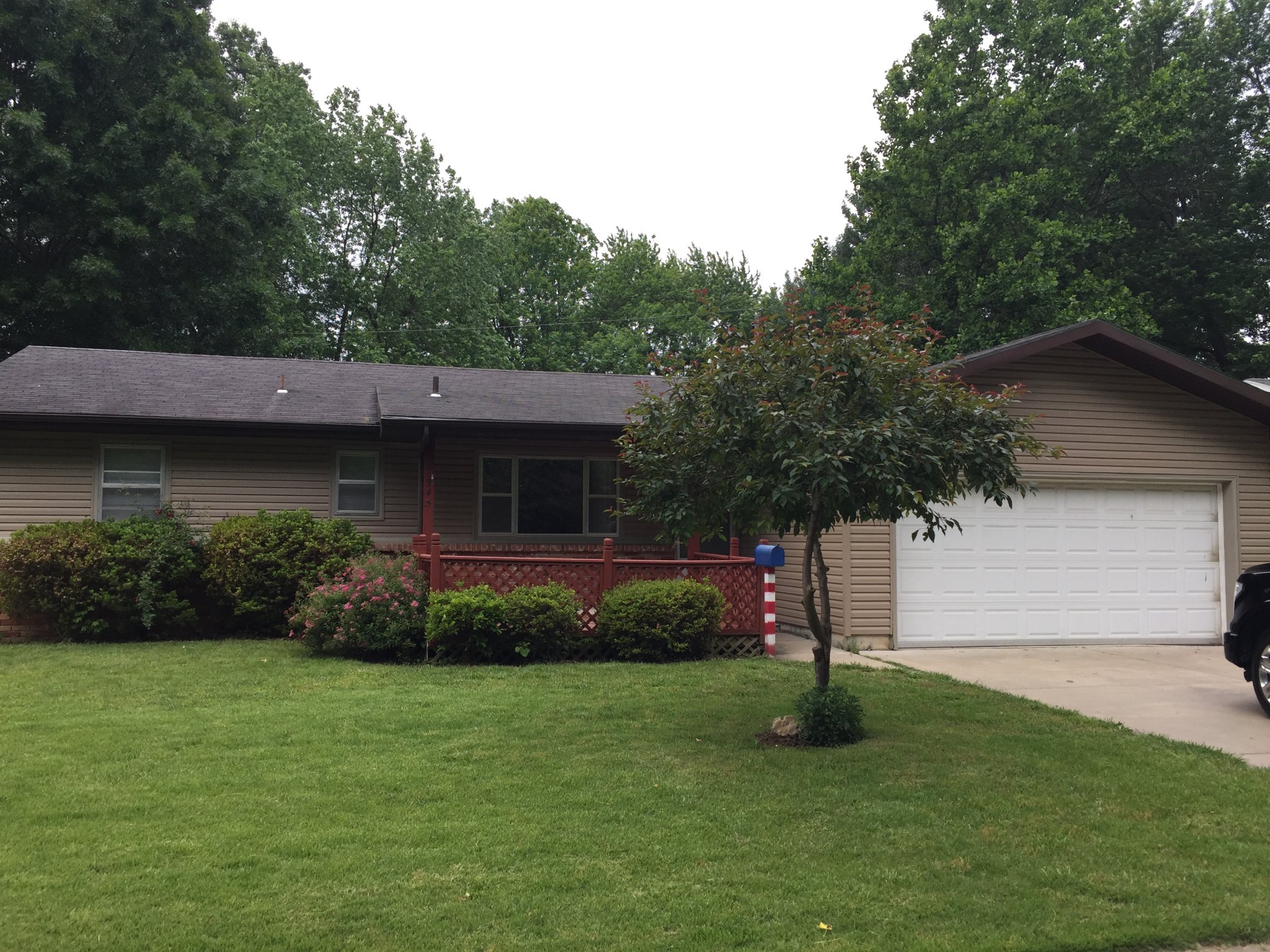 Jeffrey Davis Facebook ad: 3 Beds 1.5 Baths House