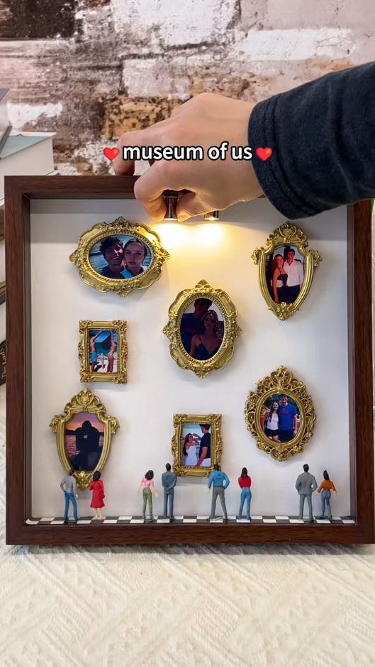 Customizedbee Facebook ad: Turn Your Photos Into A Miniature Museum!