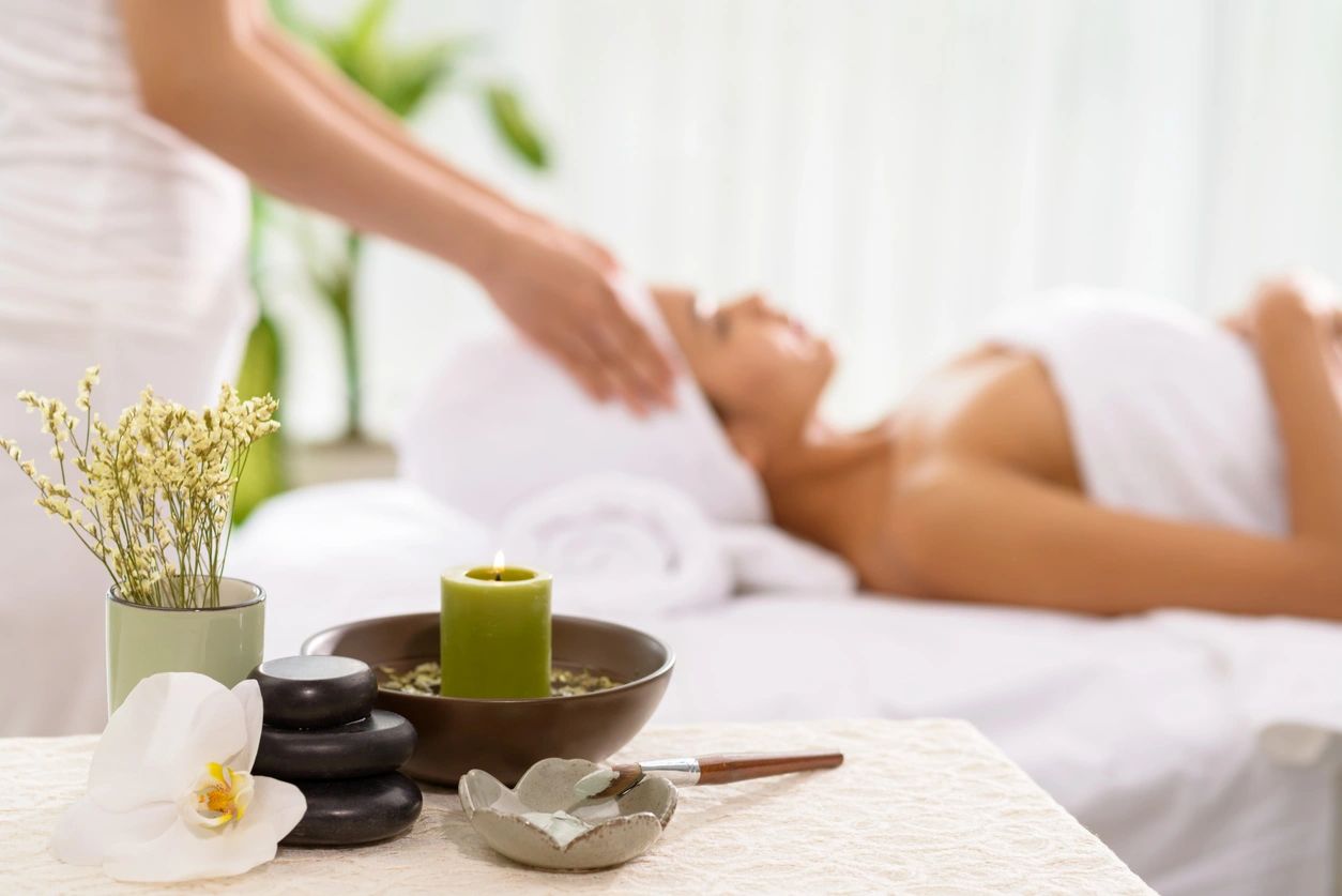 Hopeful Beauty & Wellness Studio Facebook ad: $99 Massage or Facial