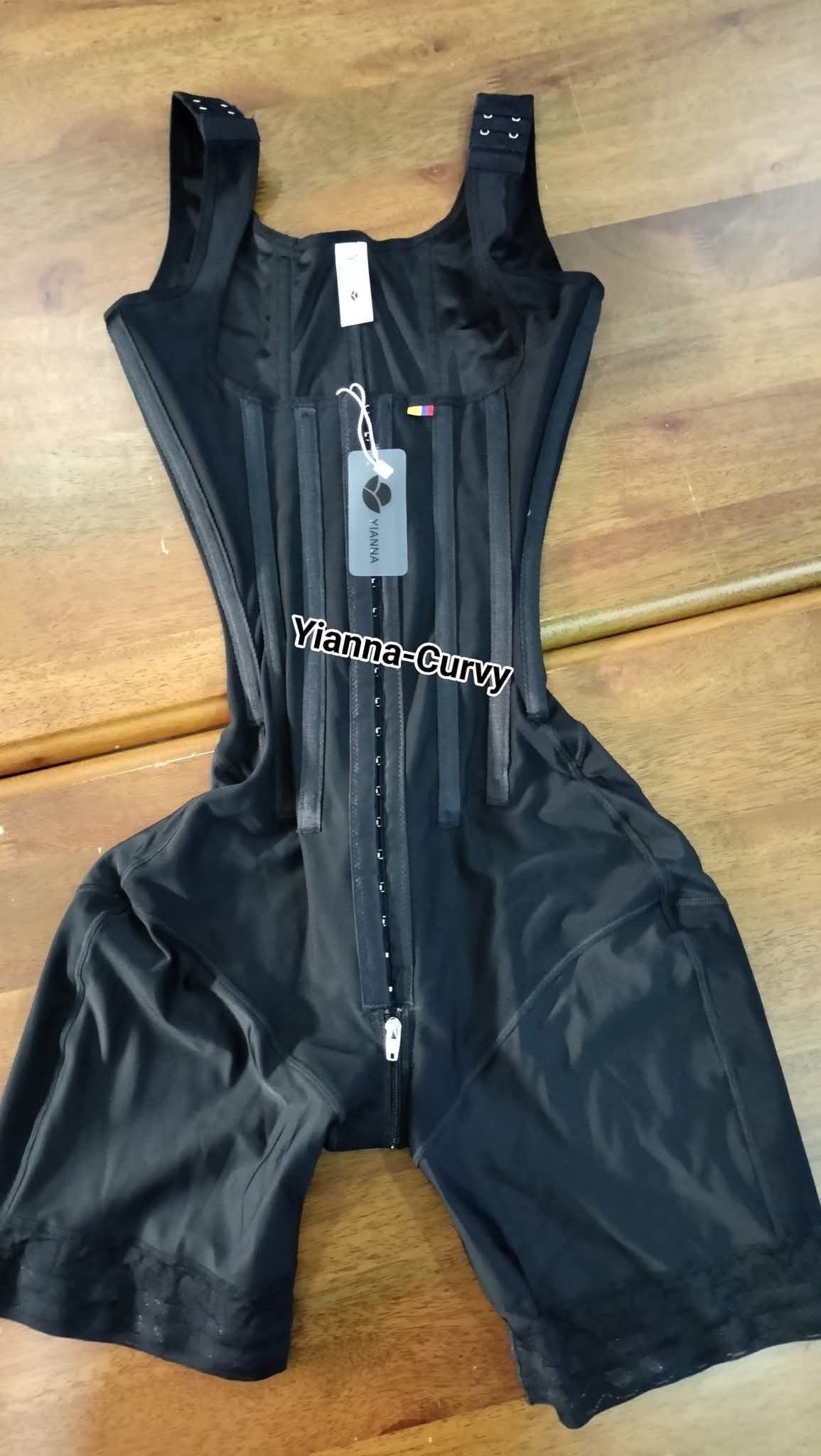 Yianna-Curvy Facebook ad: صورنا صور حقيقية