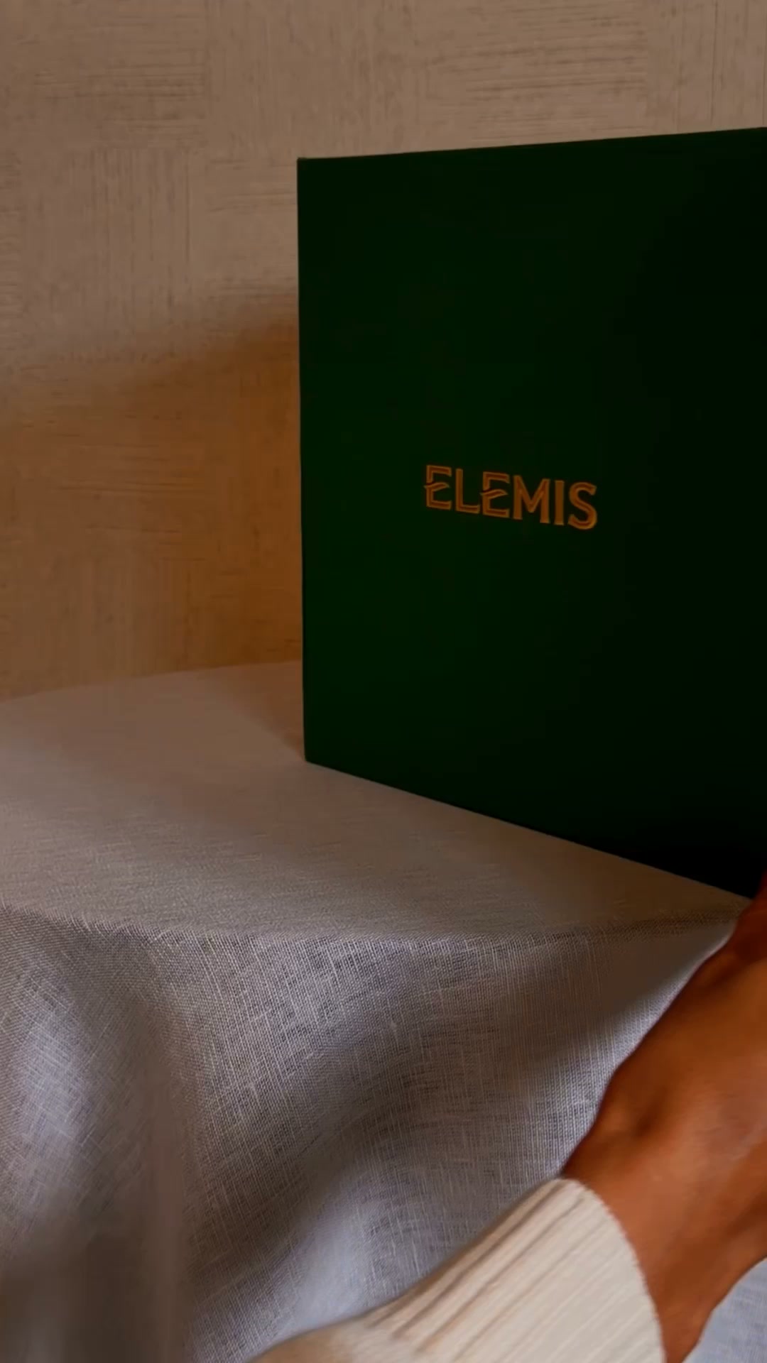 Elemis Facebook ad: Save 66% on Skincare Icons