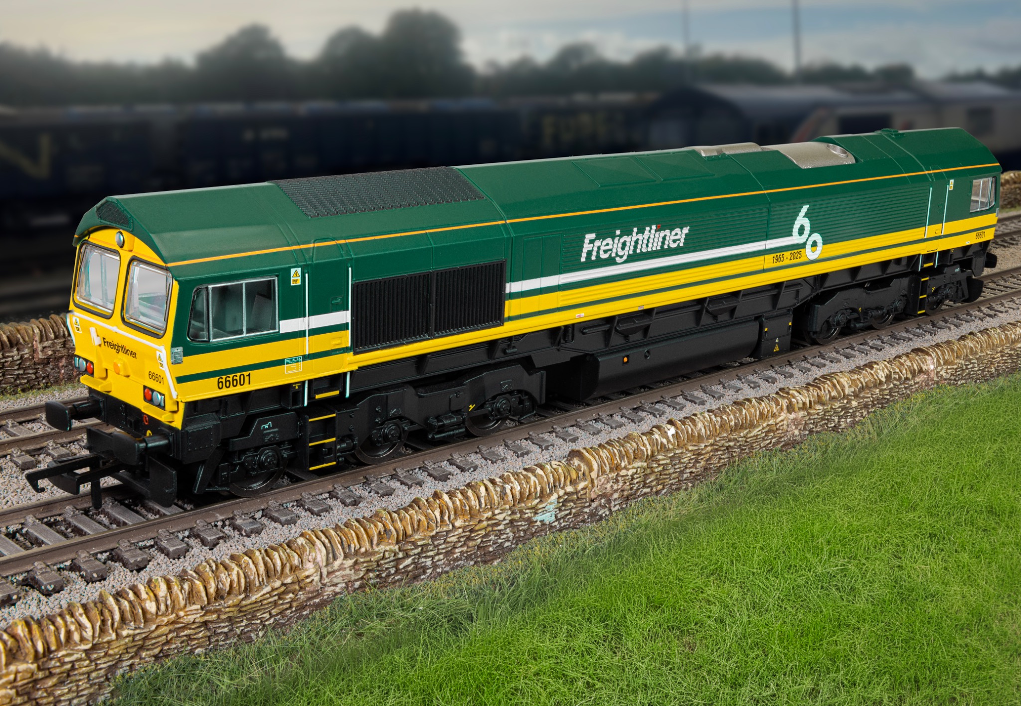 Hornby Model Railways Facebook ad: RailRoad: Freightliner Class 66 - 'Freightliner 60' - 66601