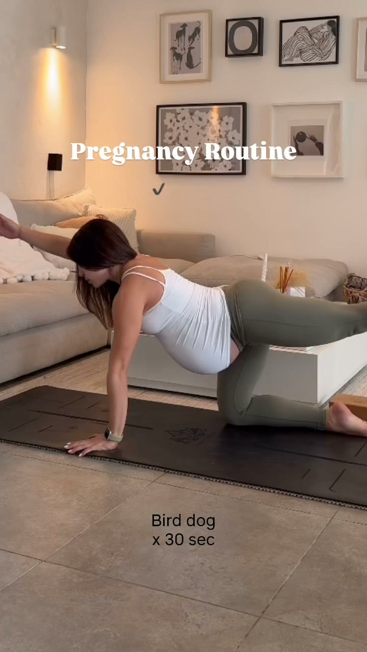 FitMama Facebook ad: Daily Stretches for Birth Prep