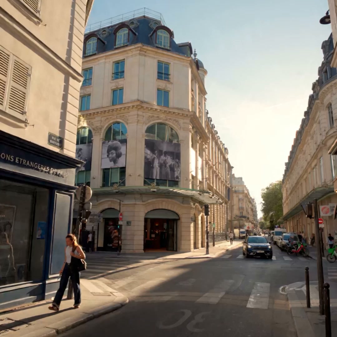 Sézane Facebook ad: Rendez-vous au 117 rue du Bac