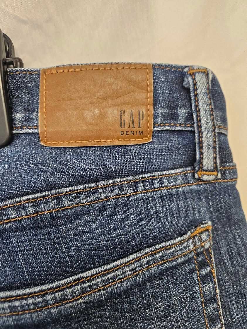 Branded Preloved Clothes Gloucester Facebook ad: Big brands, small prices.