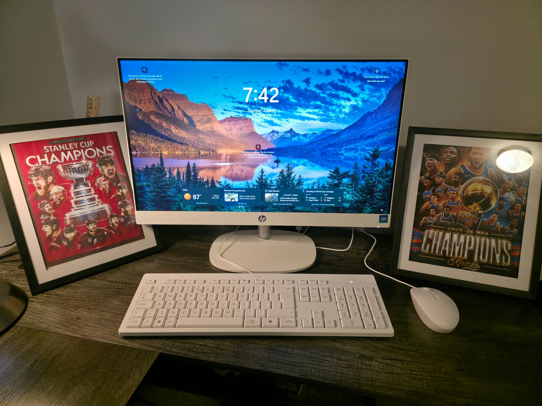Lee Marlow Facebook ad: HP 24 Touchscreen All-in-One Desktop Computer for Home and…
