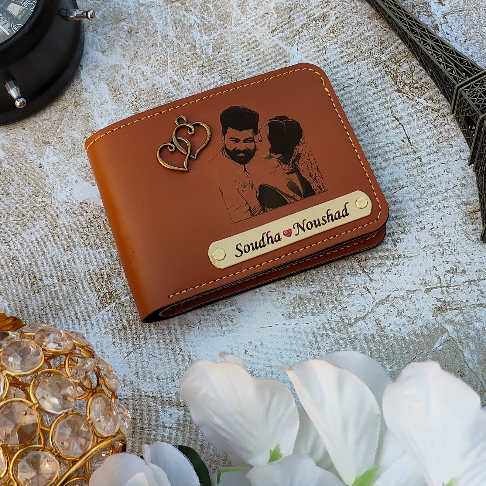 The Gift Studio Dubai Facebook ad: Turn memories into masterpieces!