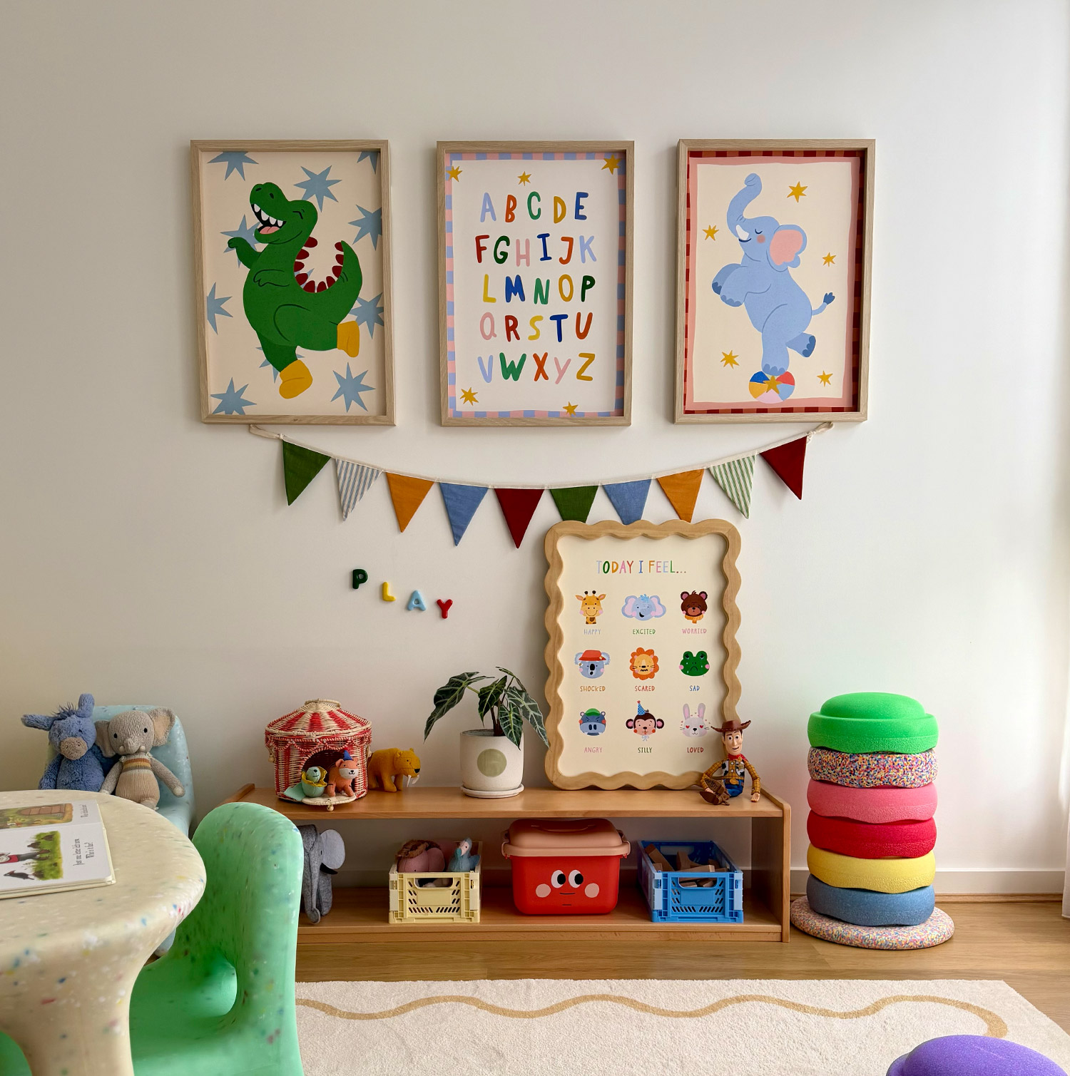 Hello Macky Studios Facebook ad: New Kids Art Prints online now!