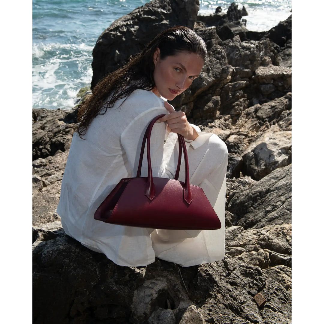 MAD BAG STORE Facebook ad: Upgrade your everyday carry.Shop the complete Madbag…