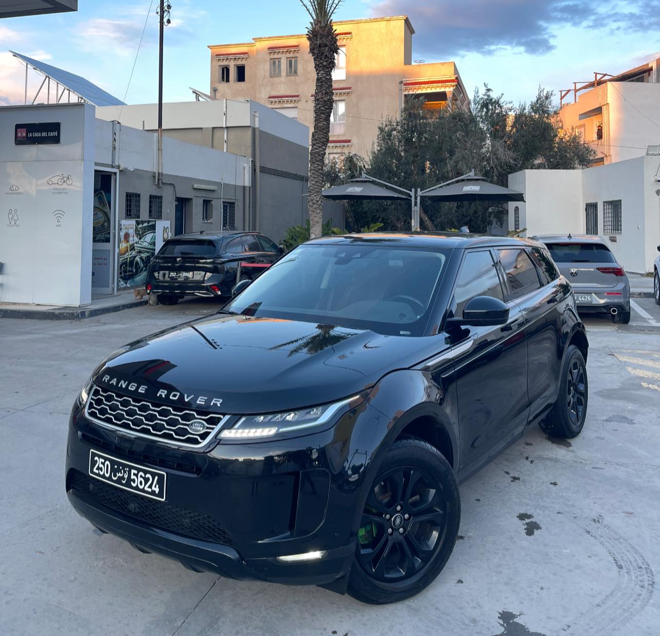 Kmar Auto Facebook ad: Range Rover evoque
