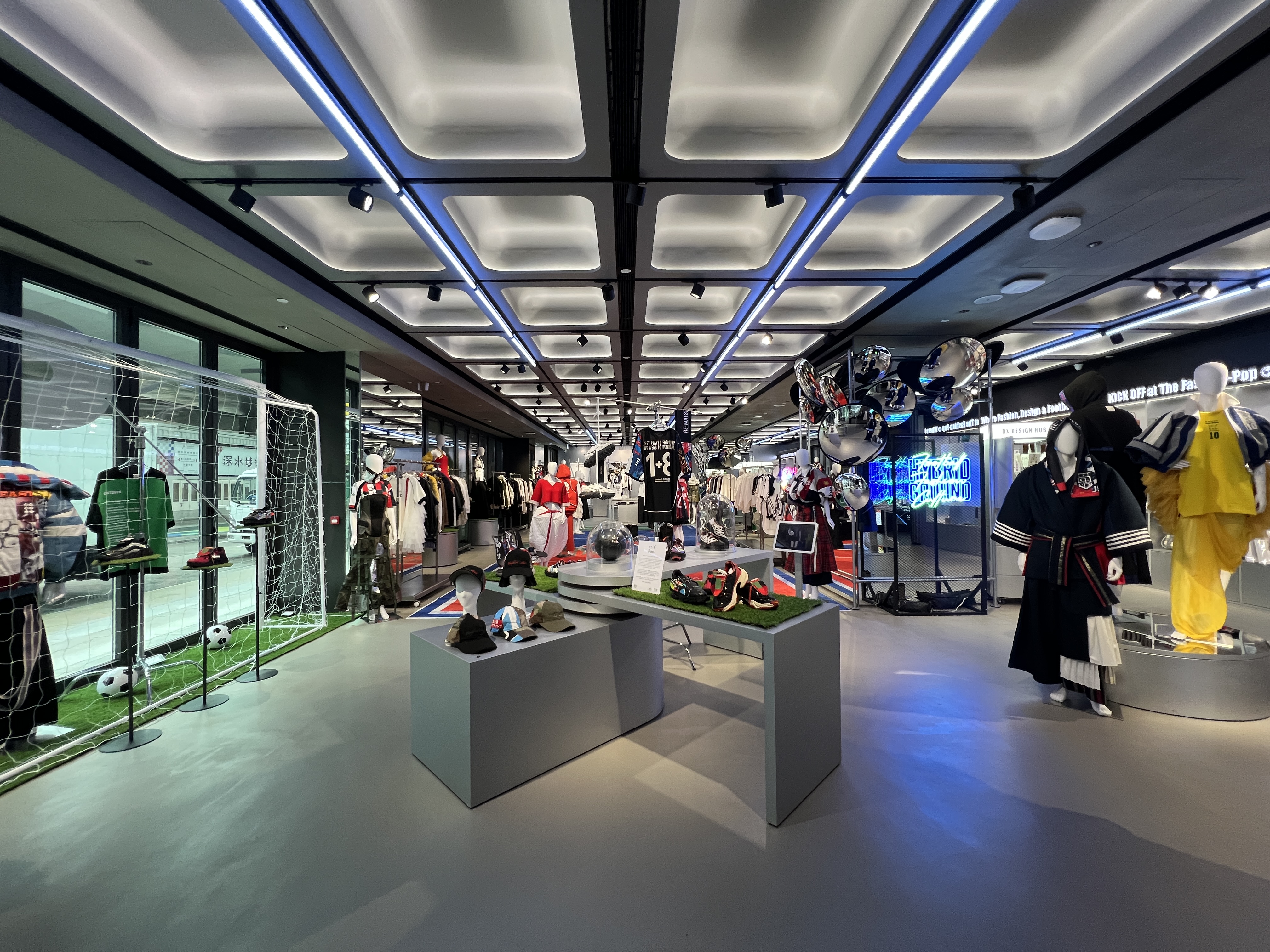 Hong Kong Design Centre 香港設計中心 Facebook ad: 【DX 設計館】「快閃館」：時尚開波｜當足球遇上時裝及設計