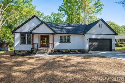 Christian Hawkins Facebook ad: 3 Beds 2 Baths - House