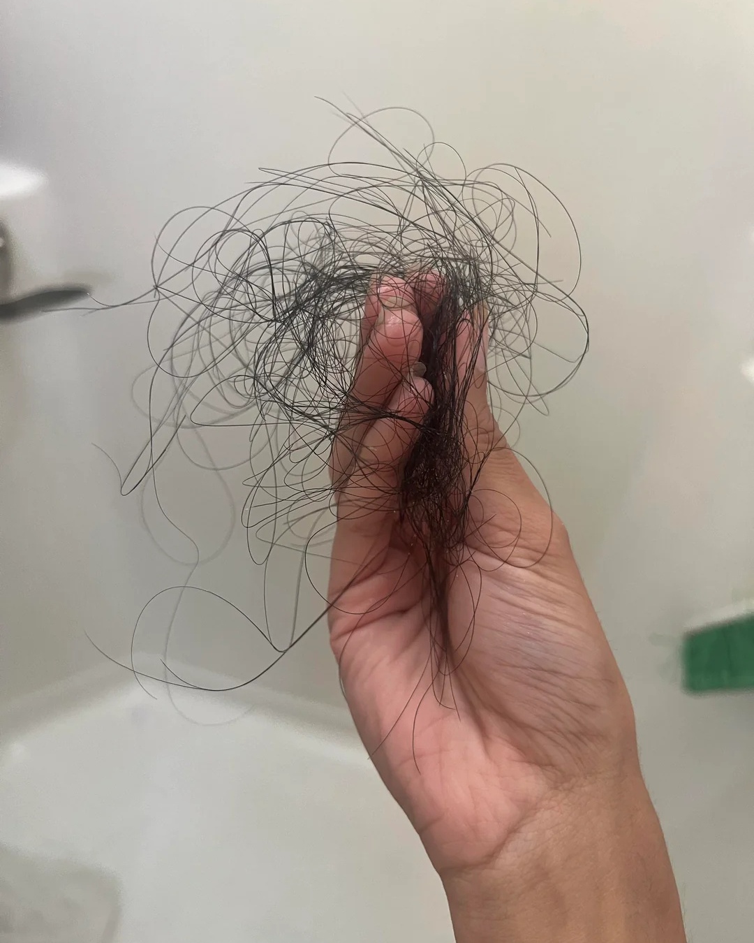 Sue Pascale Facebook ad: Goodbye To Hair Thinning