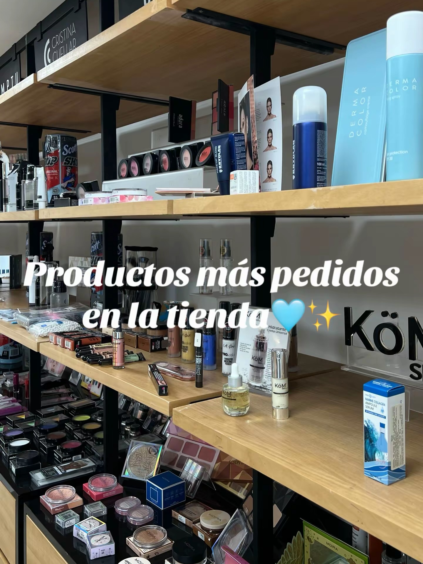 Cristina Cuellar Store Makeup & Tools Facebook ad: Productos más pedidos en la tienda