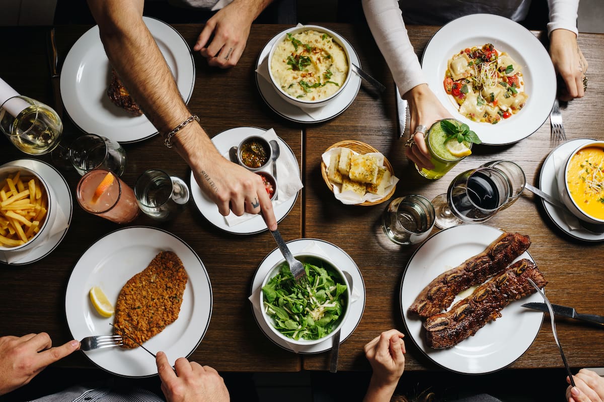 LA NACION Facebook ad: CAMPOBRAVO: una década como referente de la gastronomía…