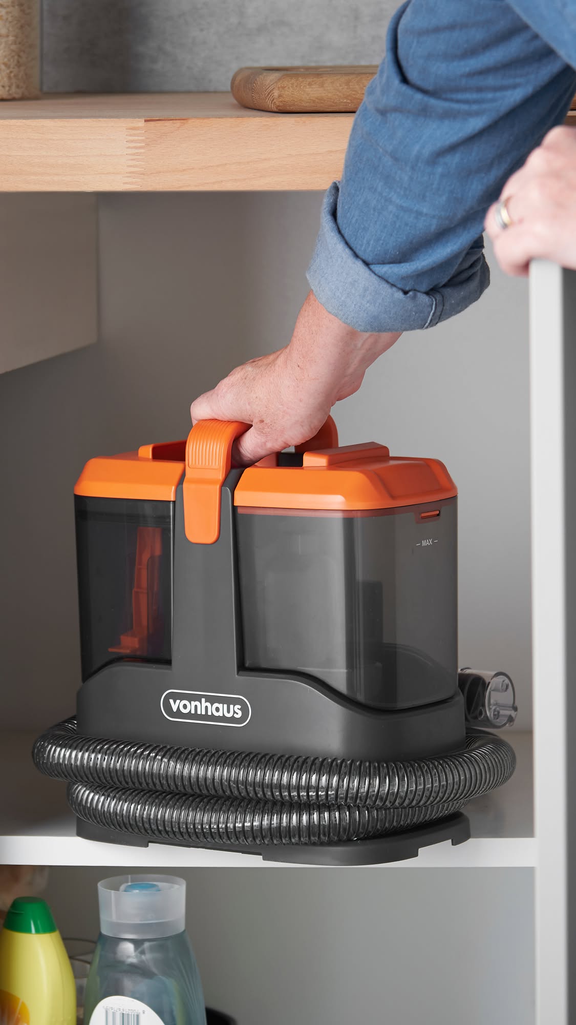 Vonhaus Facebook ad: NEW Compact Spot Cleaner
