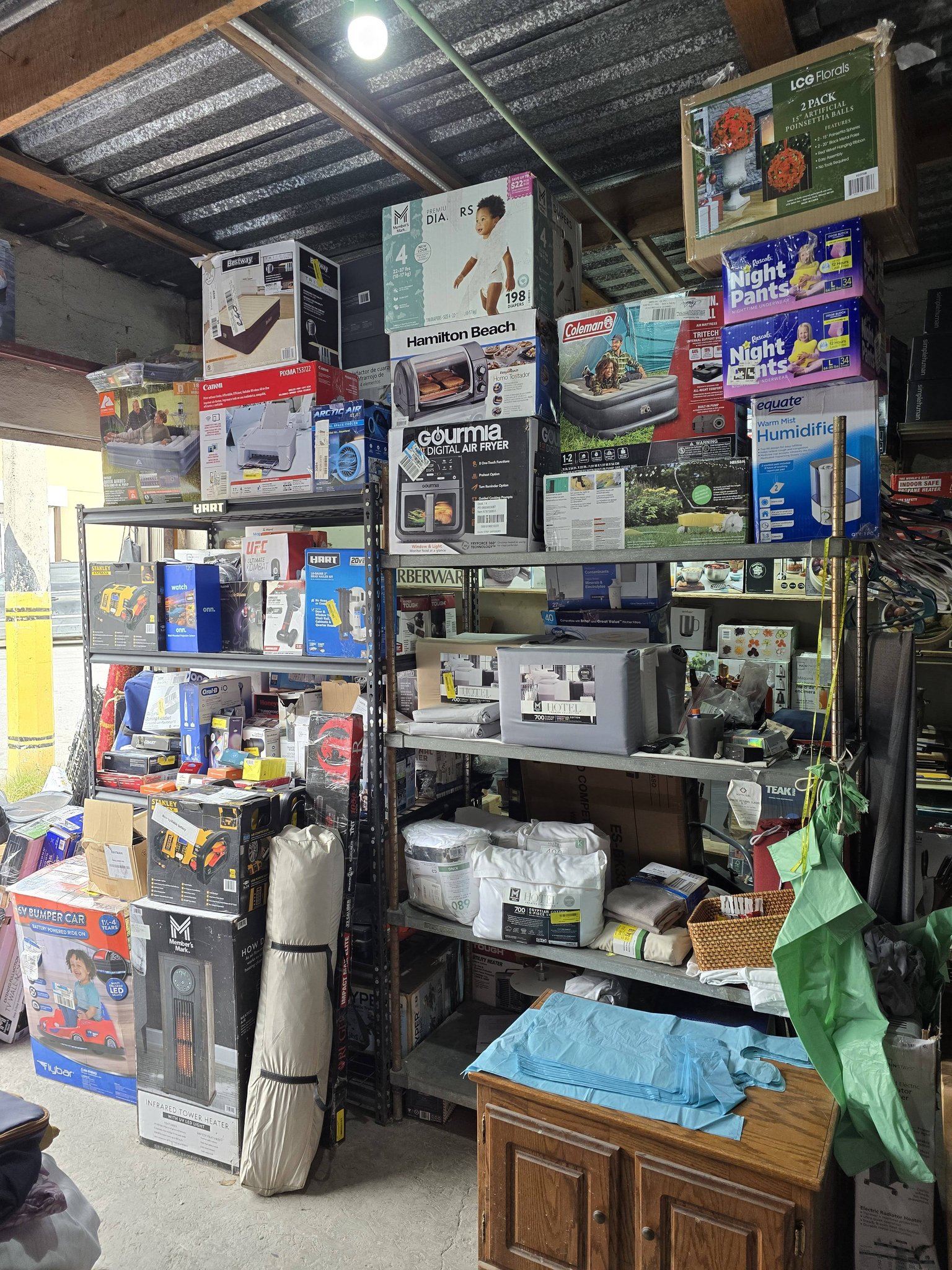 Bazar Todo Para Tu Hogar Facebook ad: Variedad de artículos para el hogar