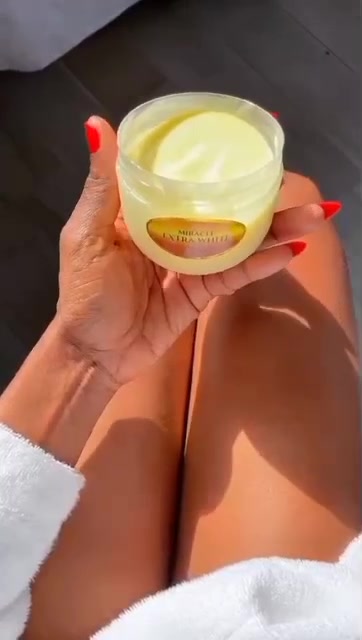 Naturelle Nubian Facebook ad: EXTRA WHITE 250ml