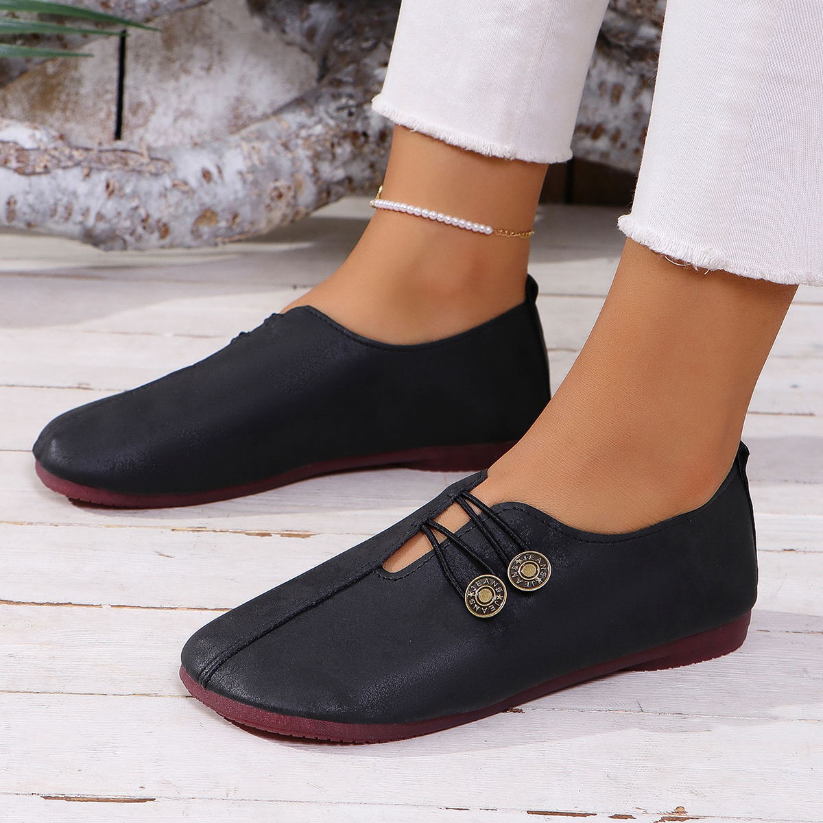 Nicole's Foundry Facebook ad: Supportive Comfort You Can Feel Every Step