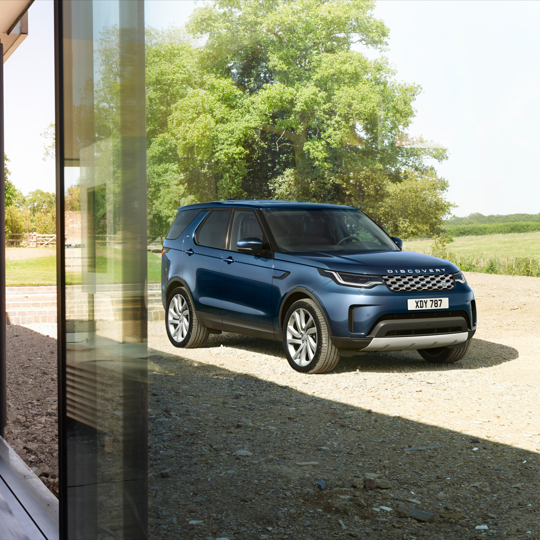 Land Rover Discovery Facebook ad