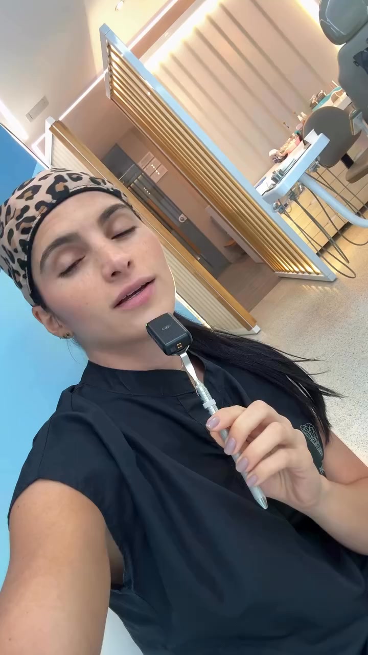 Zarrabe Odontología Facebook ad: ¿Quieres alinear tu sonrisa sin brackets?