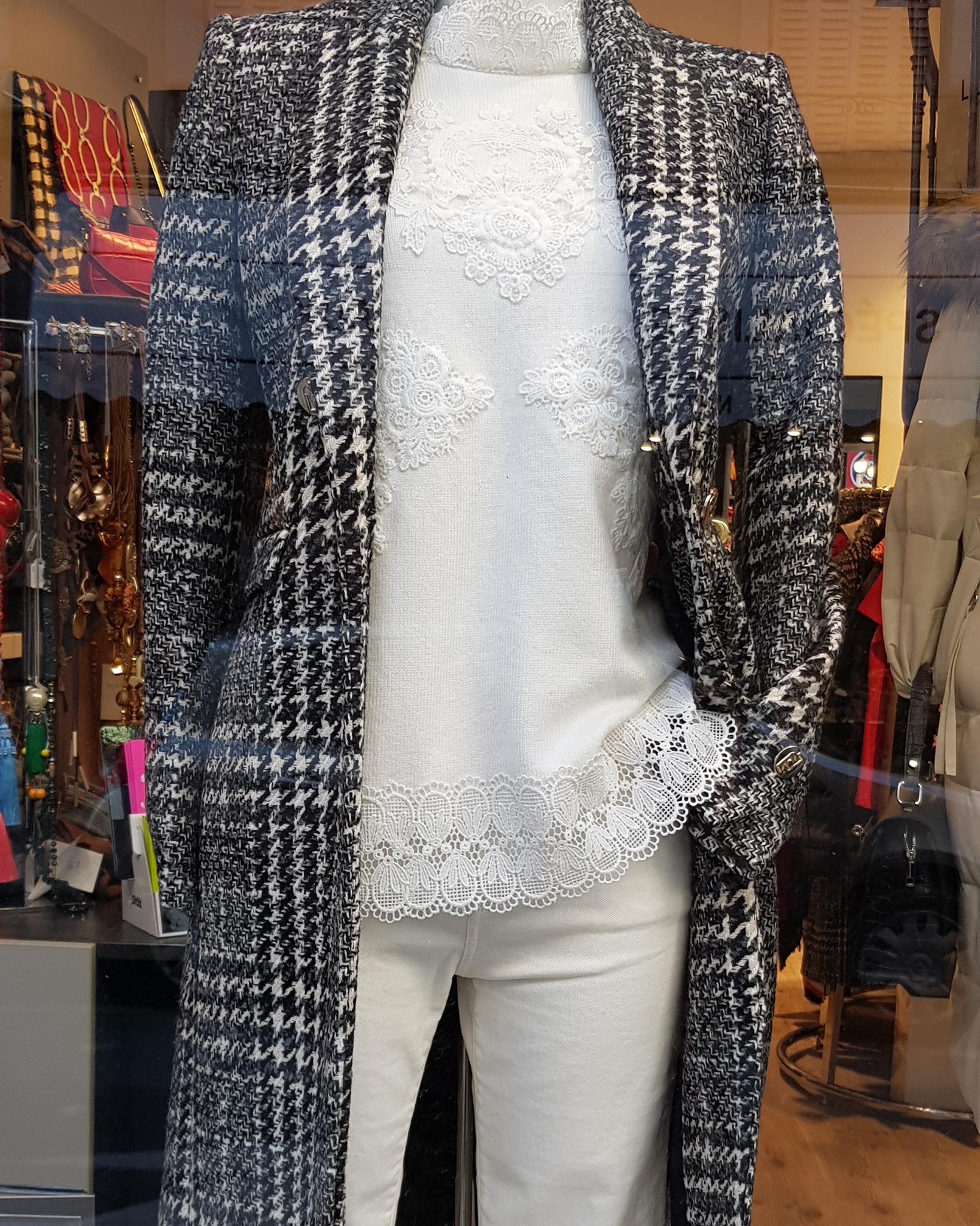 Boutique Galaxy Facebook ad: Prêt-à-porter féminin & accessoires