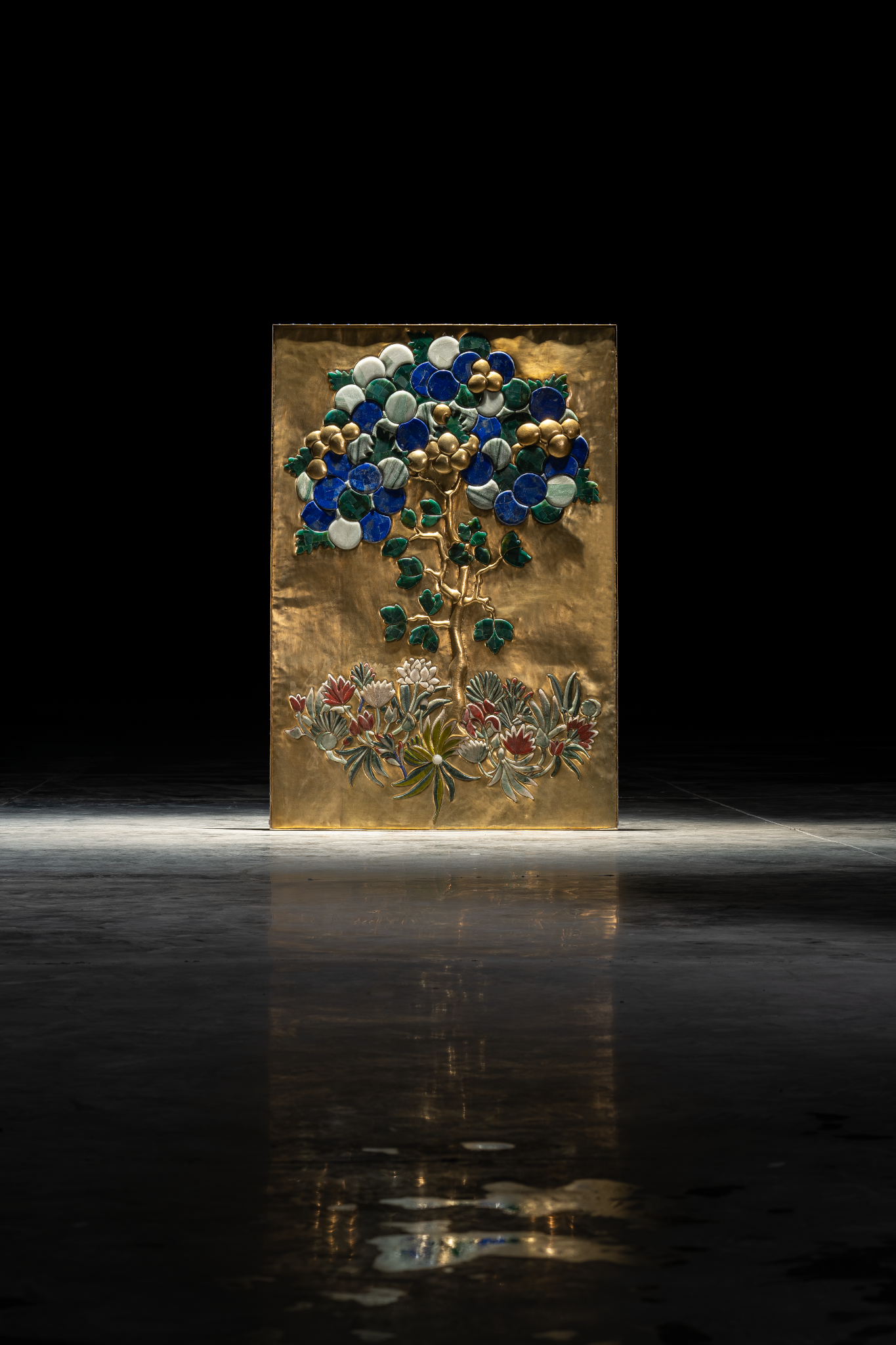 Scarlet Splendour Facebook ad: The faraway tree laden with cabochons as fruits…