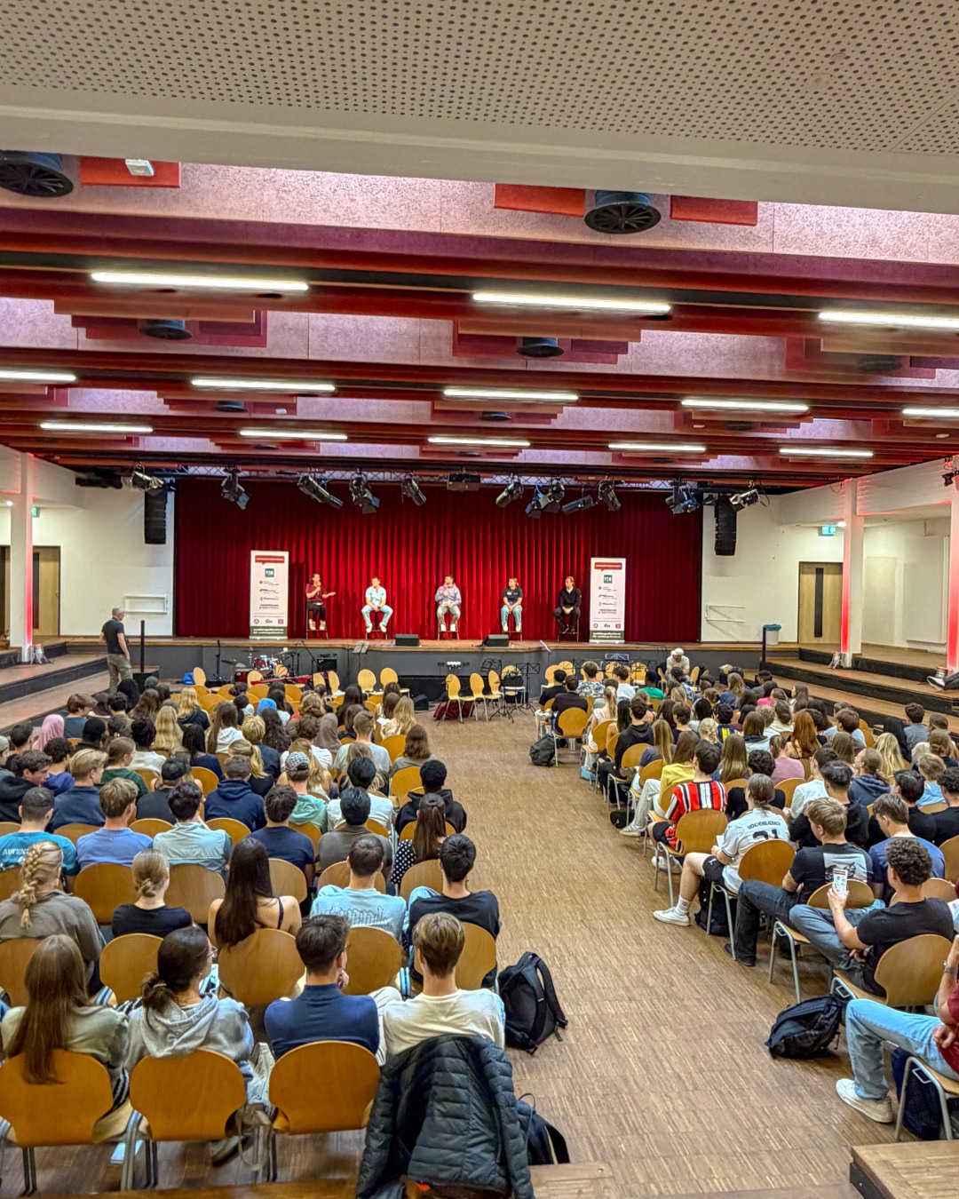 Ausbildungsoffensive Facebook ad: MEO Sek-II Termin Nummer 10 von 10?