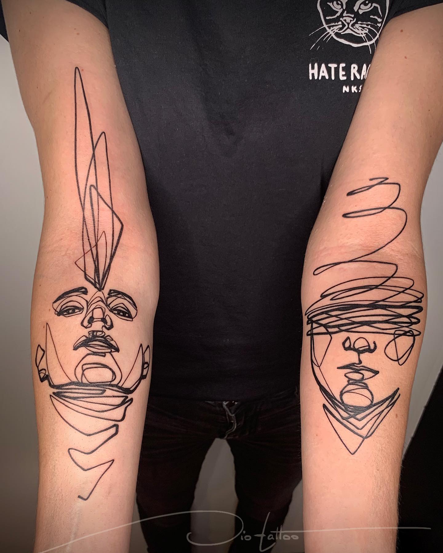 Jio tattoo Facebook ad: One arm for clarity.