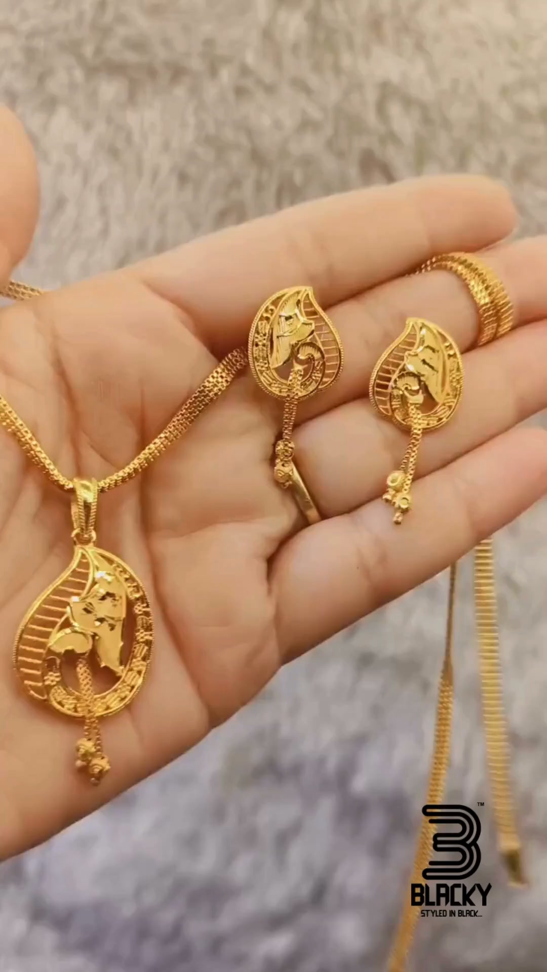 Blacky.in FP Facebook ad: Festival Special: 1gm Gold Plated Pendant Set Starting…