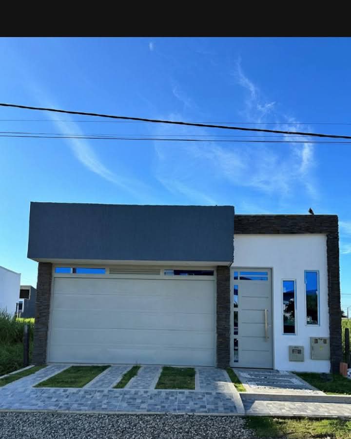 Georgina Vargas Vega Facebook ad: Vendo, 120 m2; Yopal