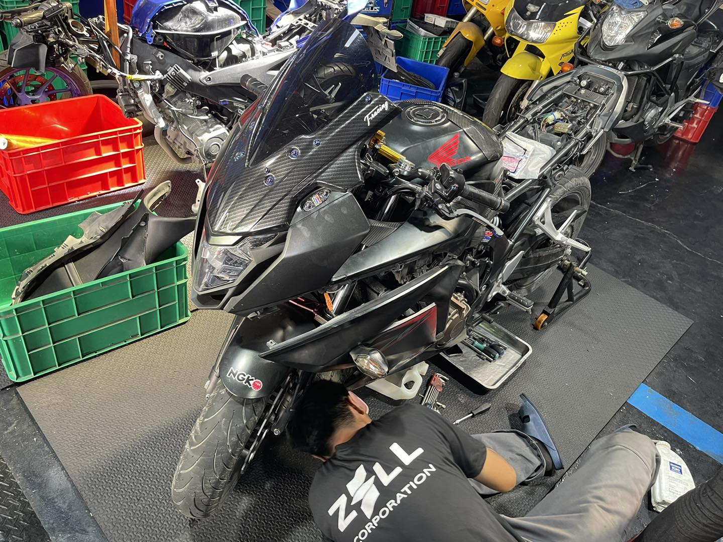 ZeuZ / Zell ดอนเมือง รังสิต Facebook ad: PROMOTION ตั้งวาล์ว HONDA CBR650F