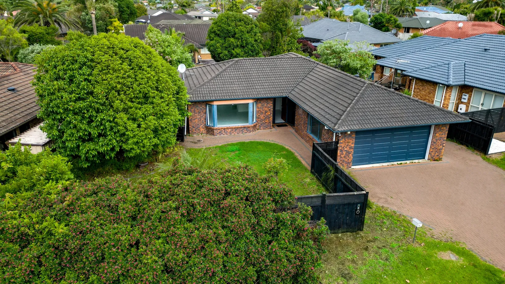 Harcourts New Age Facebook ad: Vacant & Must Be Sold, Vendor Paying Holding…