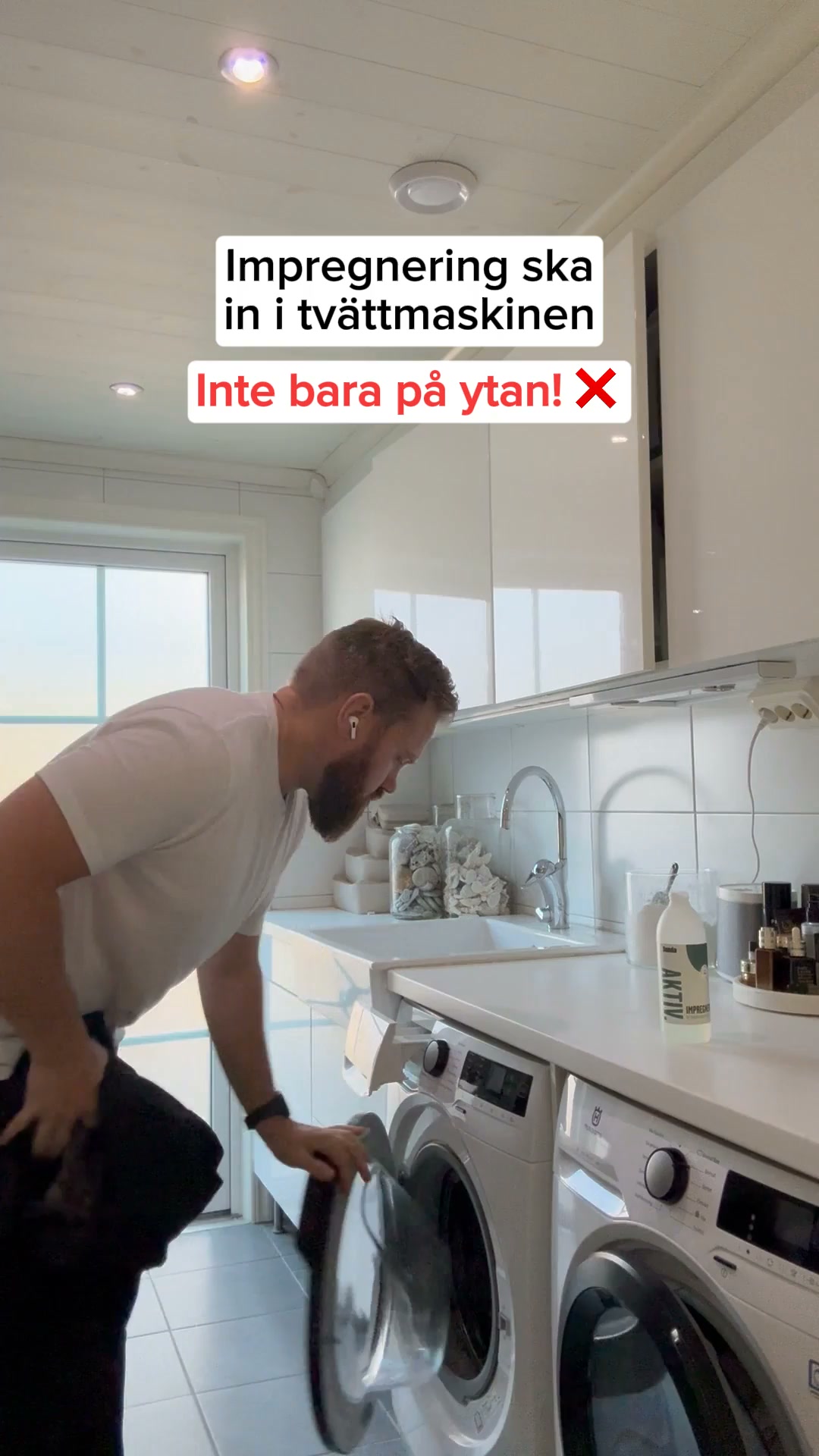 Sunda Facebook ad: Sprayen missar halva jackan