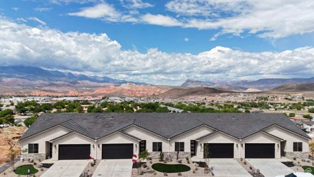 Element Real Estate Brokers Facebook ad