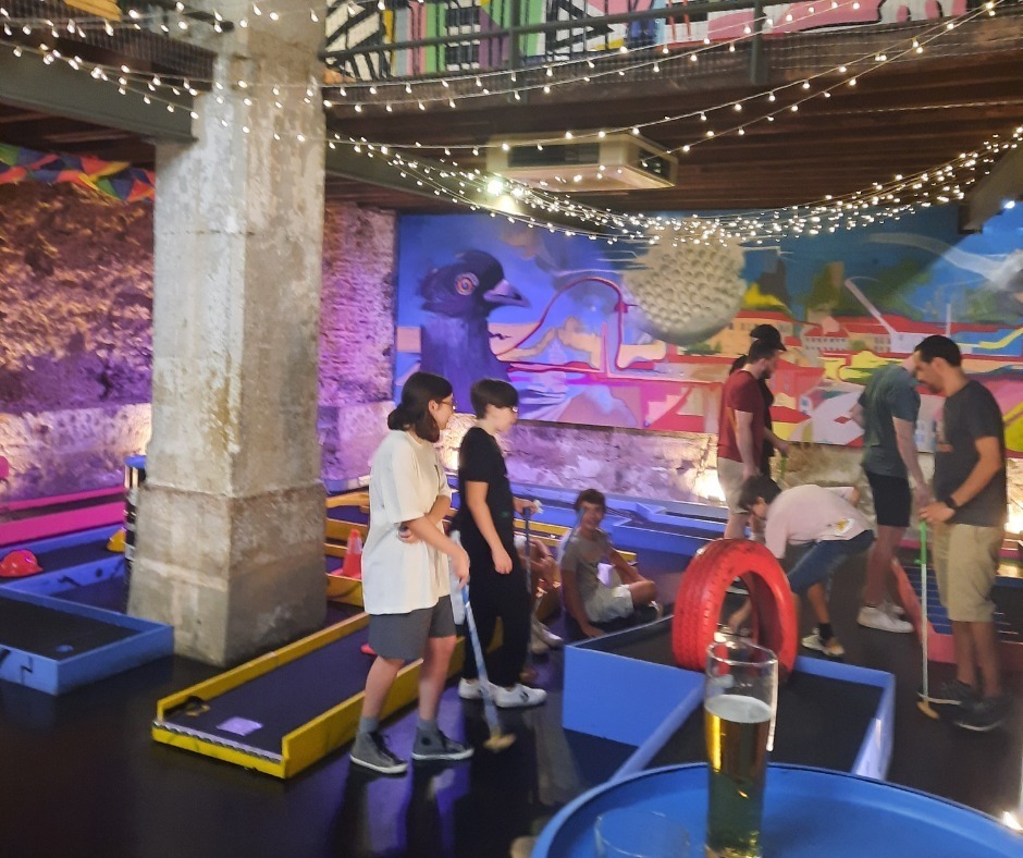Minigolf lisbon ad creative