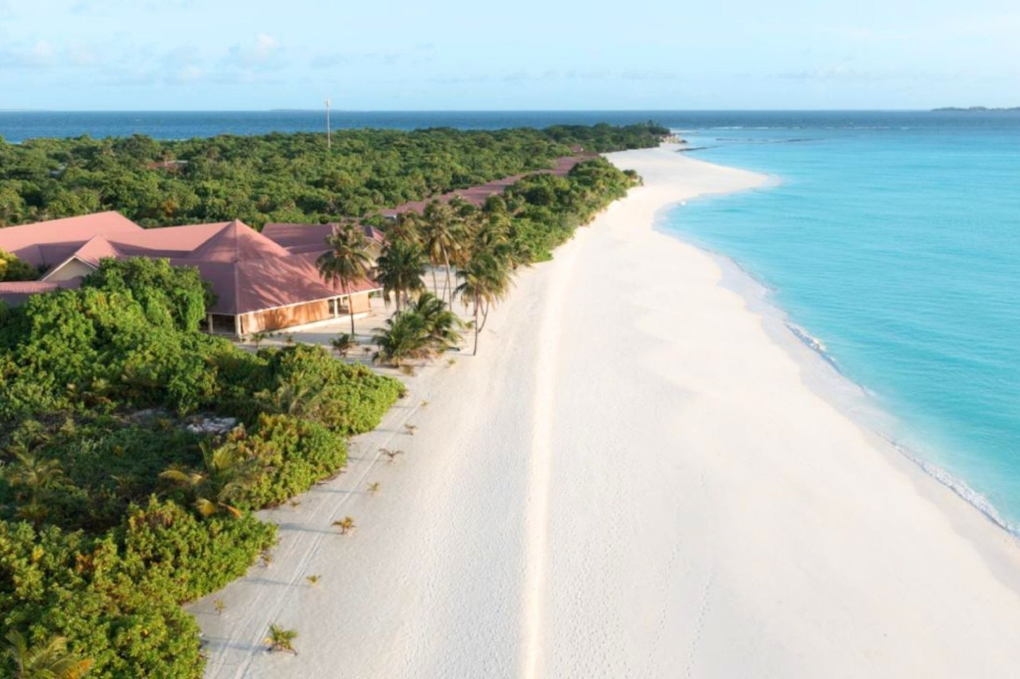 Hondaafushi Island Resort Facebook ad: White Sand. Blue Ocean. One Island.