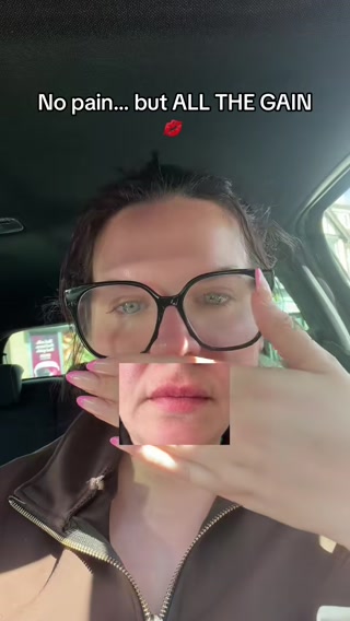 Dr.Melaxin UK Facebook ad: TikTok Trending Lip Plumper Duo