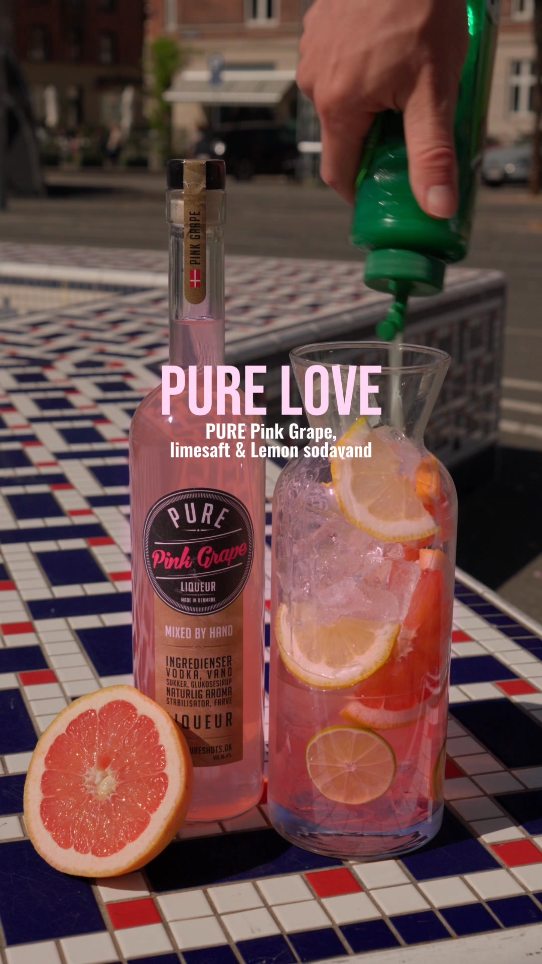 Pure Shots Danmark Facebook ad: Hvem skal du tage den første Pure Love-skål…