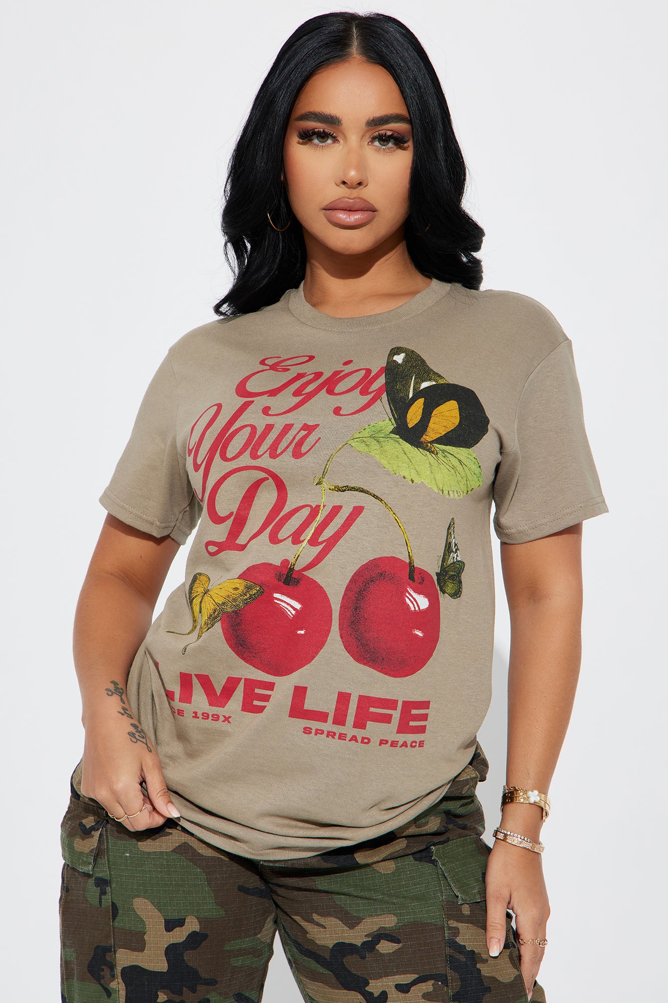 Fashion Nova Facebook ad