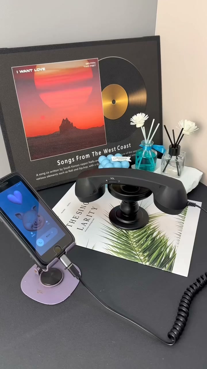 Fit-and-fabulous3 Facebook ad: Retro Phone Handset for iPhone & Android