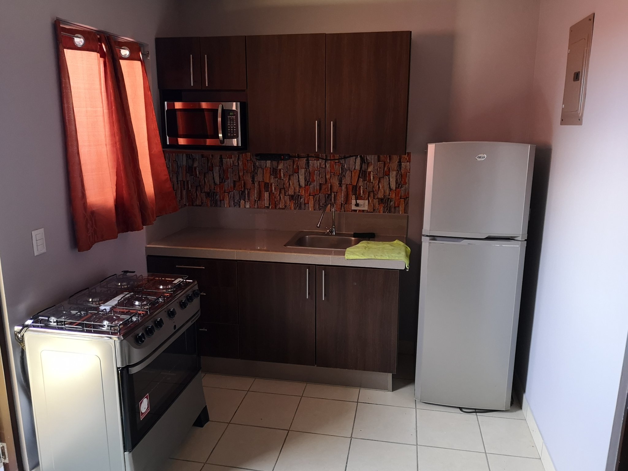 Steve Worrell Facebook ad: 1 Bed 1 Bath Apartment/condo