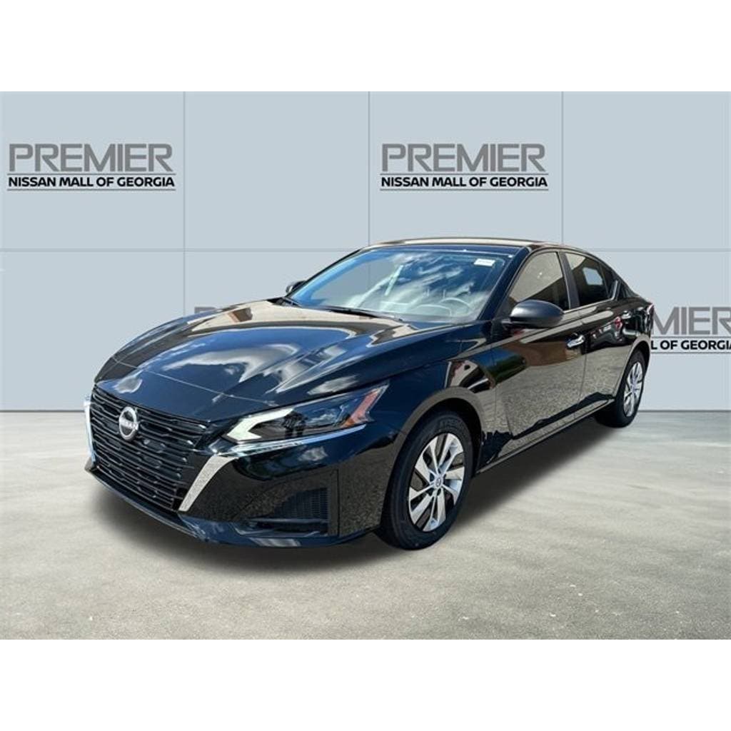 Premier Nissan Mall of Georgia Facebook ad: Fall into Savings!